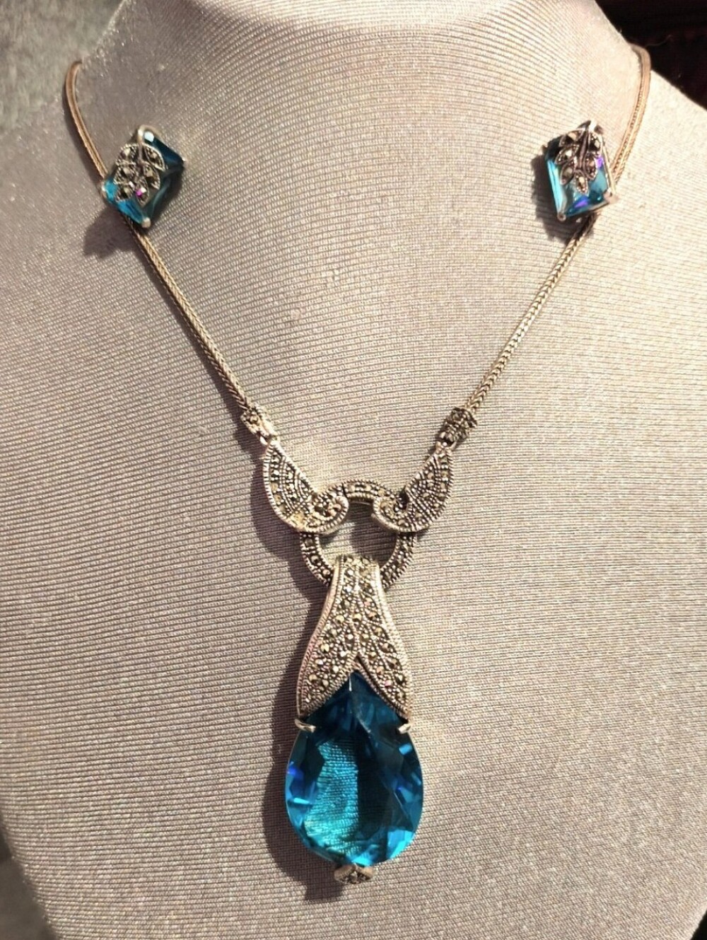 EXTRAORDINARY Art Deco Sterling Silver Blue Topaz&Marcasite Pendant Necklace Set